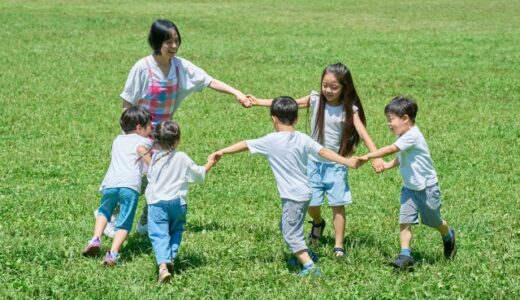 【保育士になる】『幼稚園教諭』『保育士』違いは？資格やメリット・デメリットも