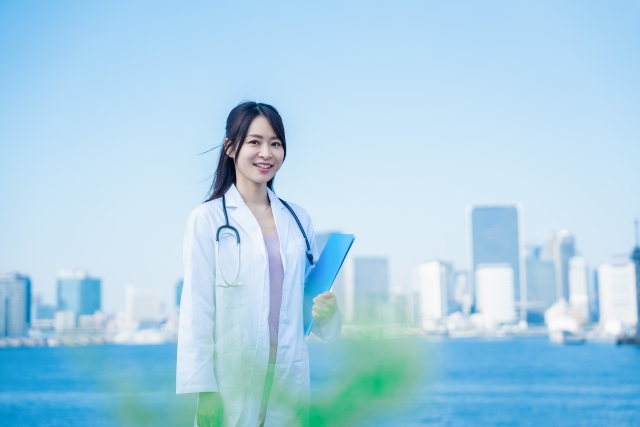 【在宅医療】訪問看護の計画を立てる『ケアマネージャー』とは？関連する職業も紹介